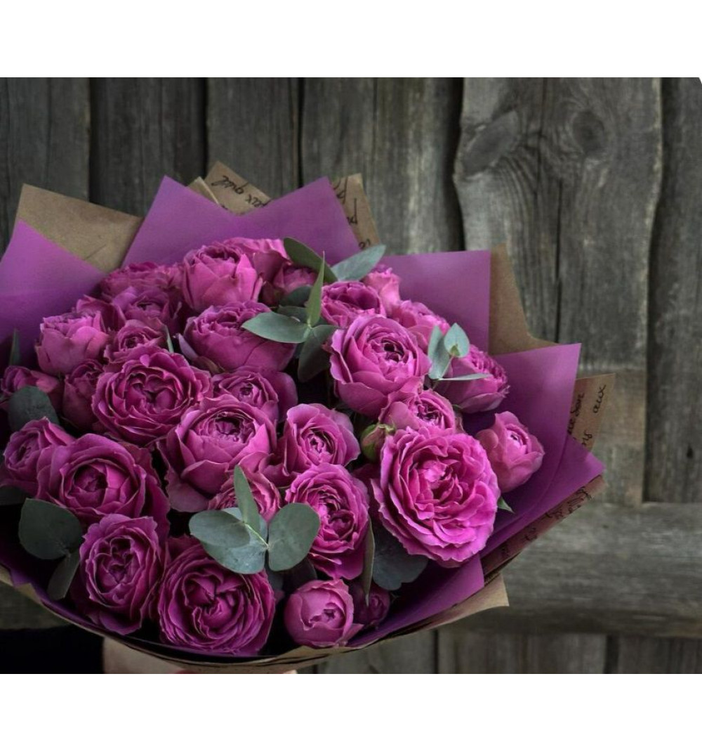 Монобукет из пионовидных кустовых роз Мисти Баблз